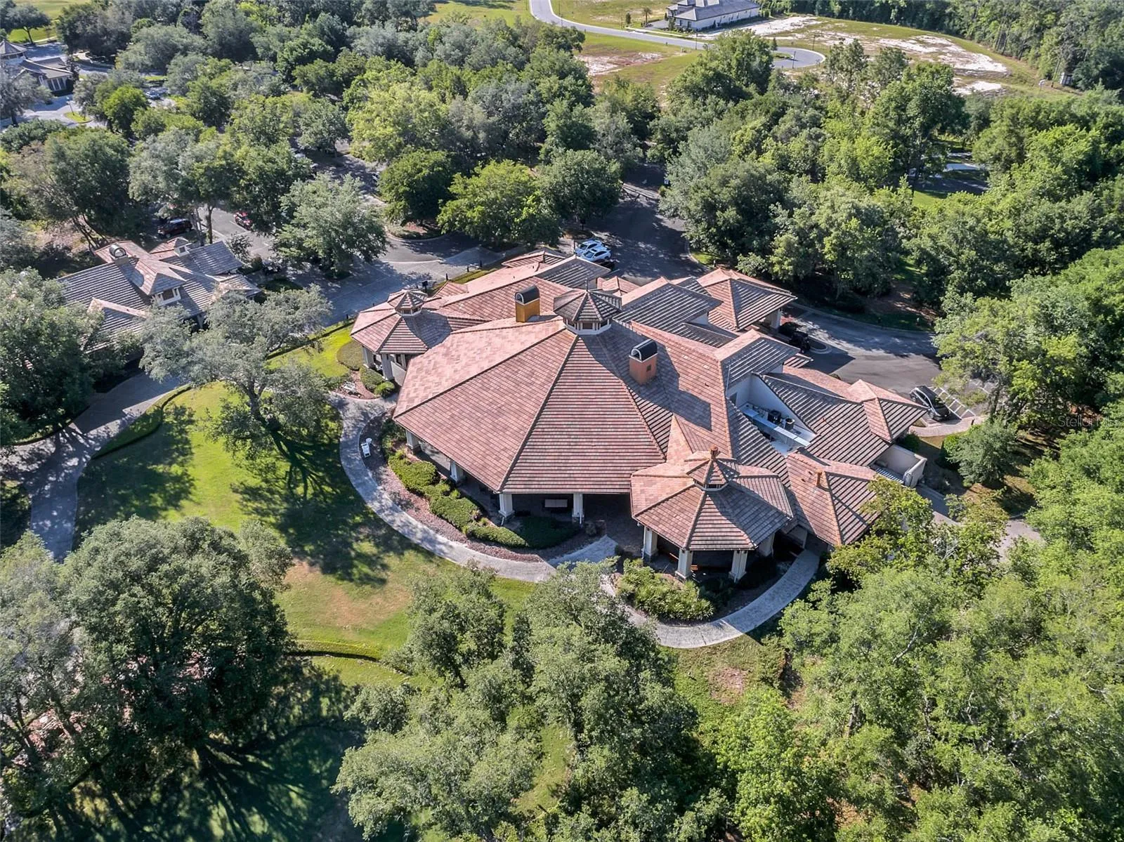 Clubhouse with restaurant