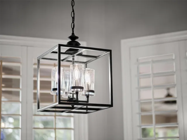 Light fixture in breakfast eating area