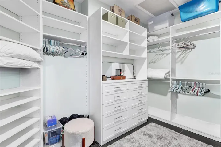 CUSTOM DESIGN CALIFORNIA CLOSET