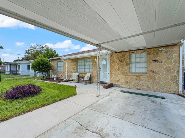 CARPORT
