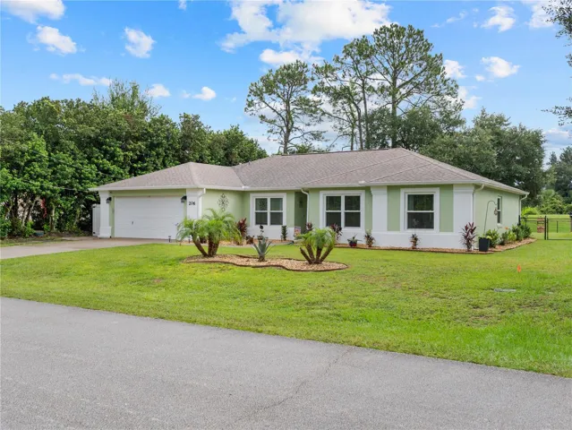 Beautifully maintained 4 Bedroom home in Matanzas Woods