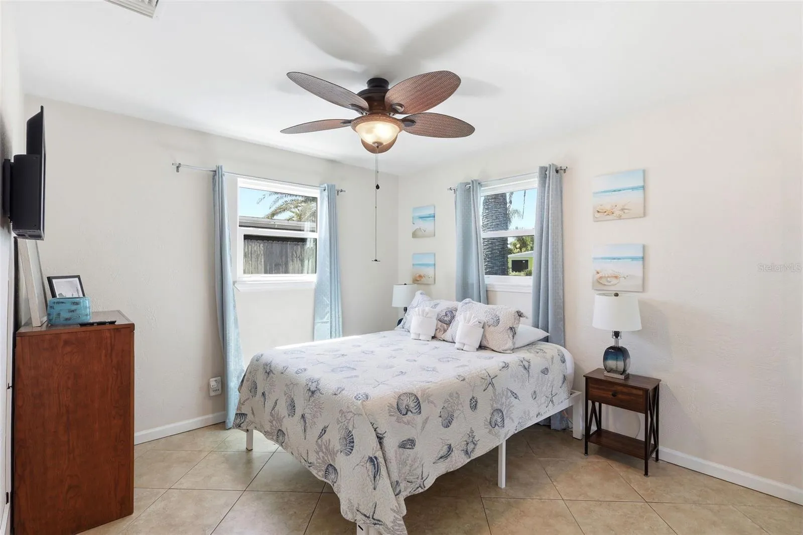 2nd bedroom