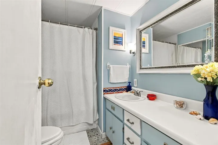 Main bathroom