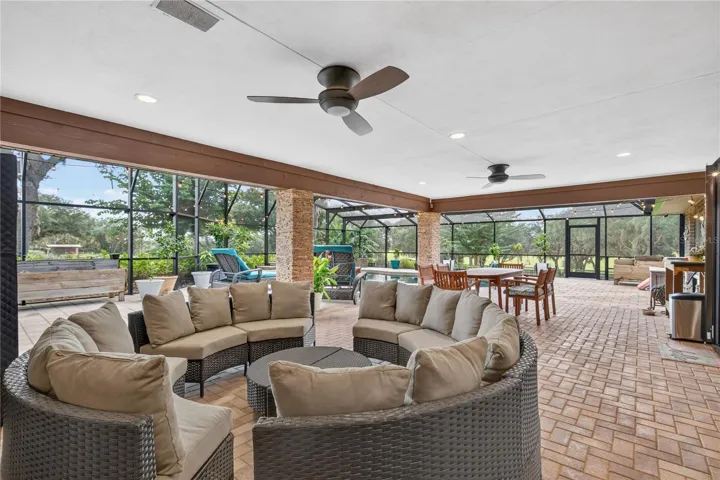 lanai / pool