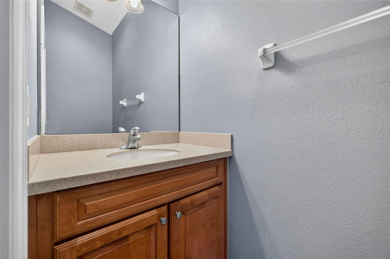 1/2 Bath in Studio