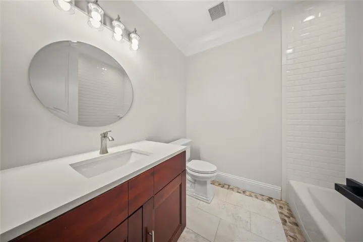 En Suite to Bedroom 2