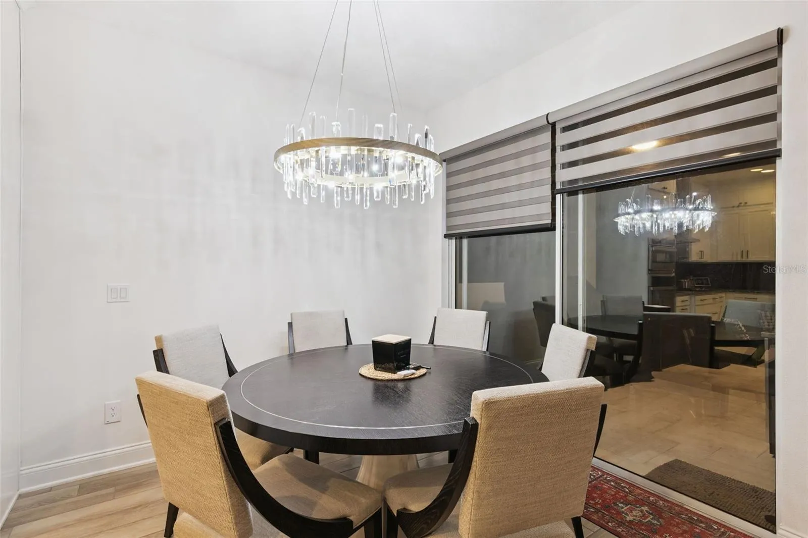 Kitchen table area