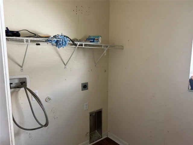 Laundry Room - Washer/Dryer Hookups