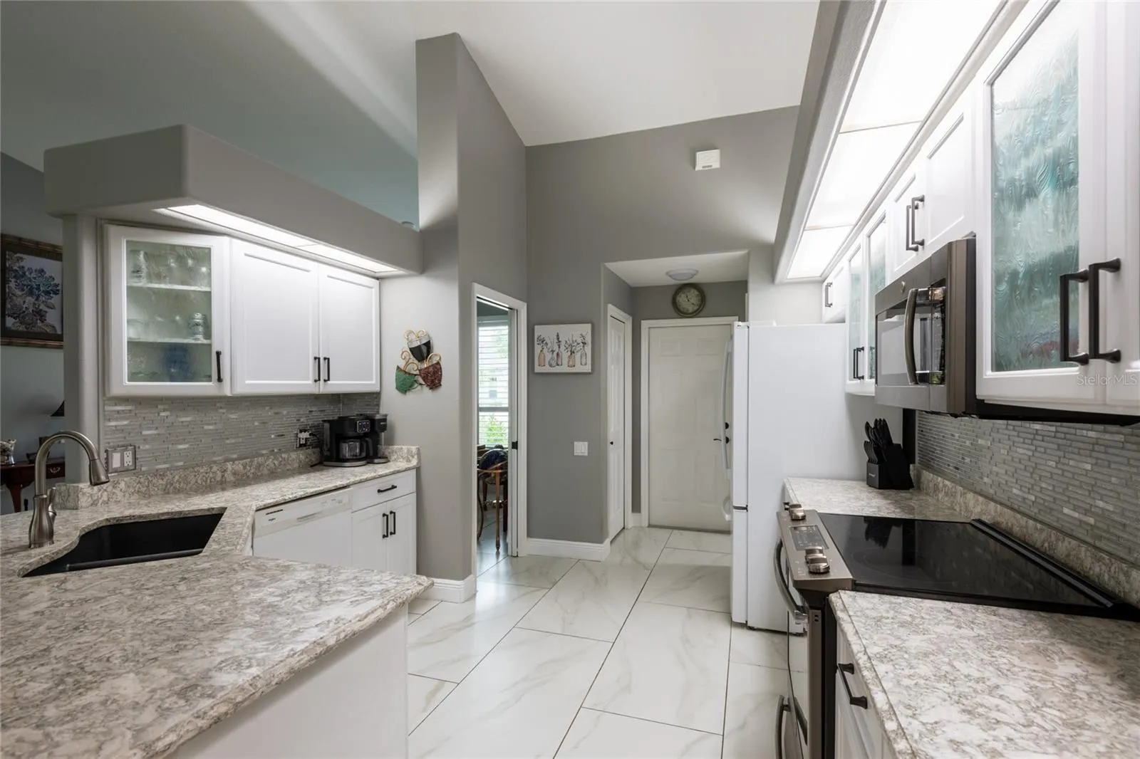 Soft close drawers, pull-out cabinet drawers and pantry.