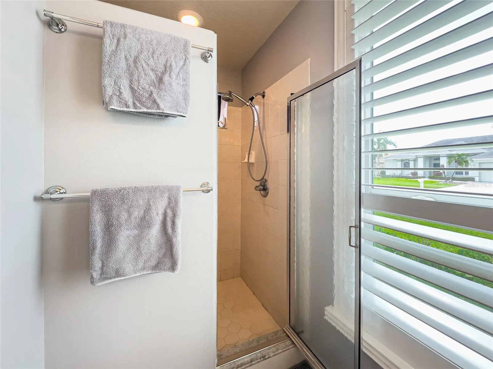 Shower stall