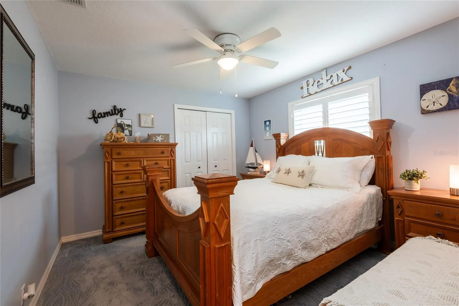 Second bedroom.