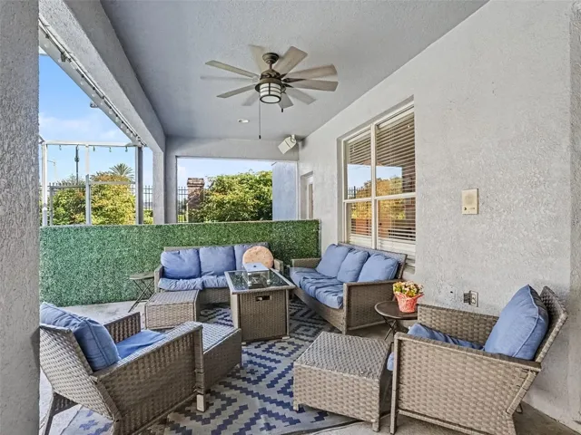 Indoor/outdoor living