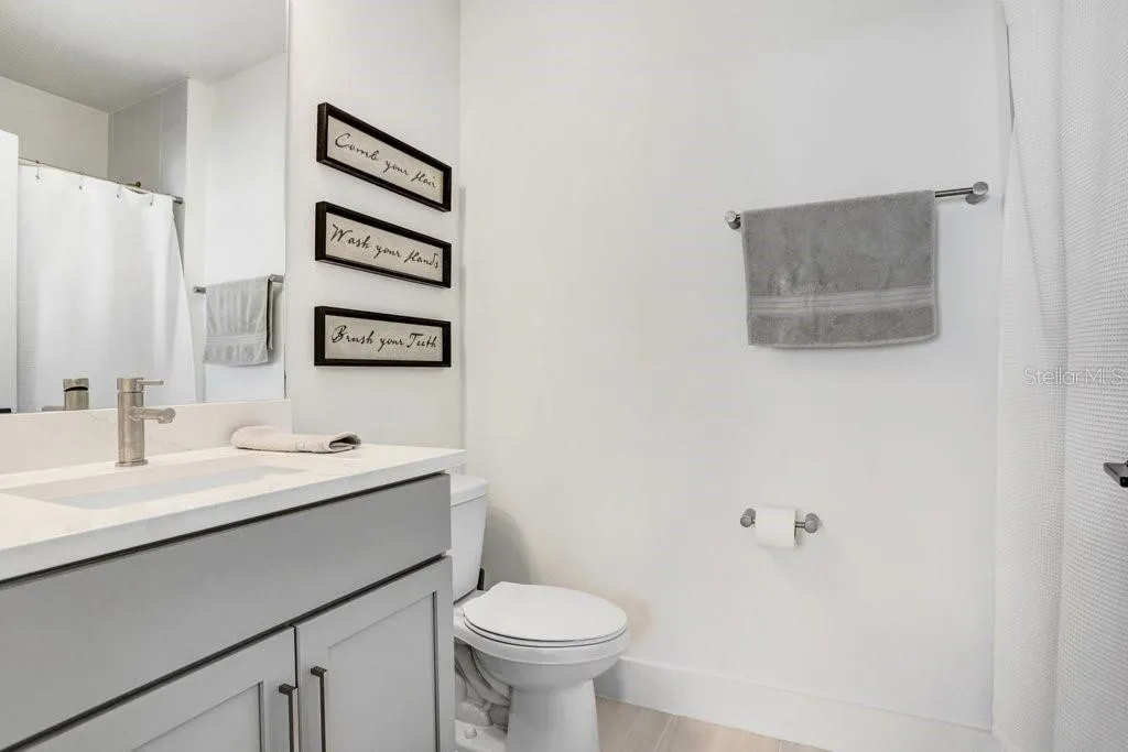 Downstairs En-Suite