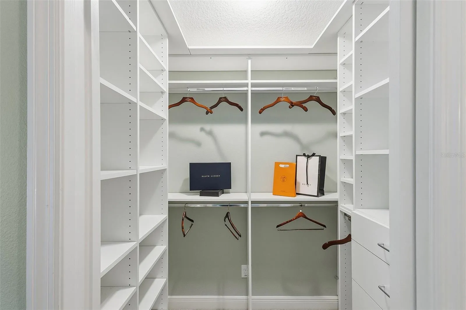 walk-in custom closets