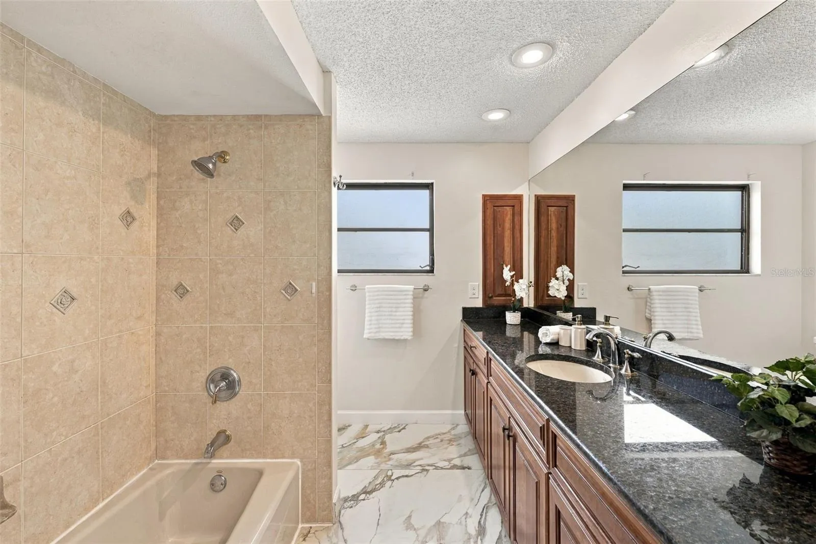Primary Ensuite Bath