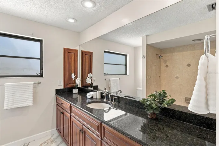 primary Ensuite Bath