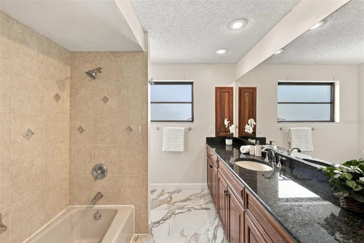 Primary Ensuite Bath
