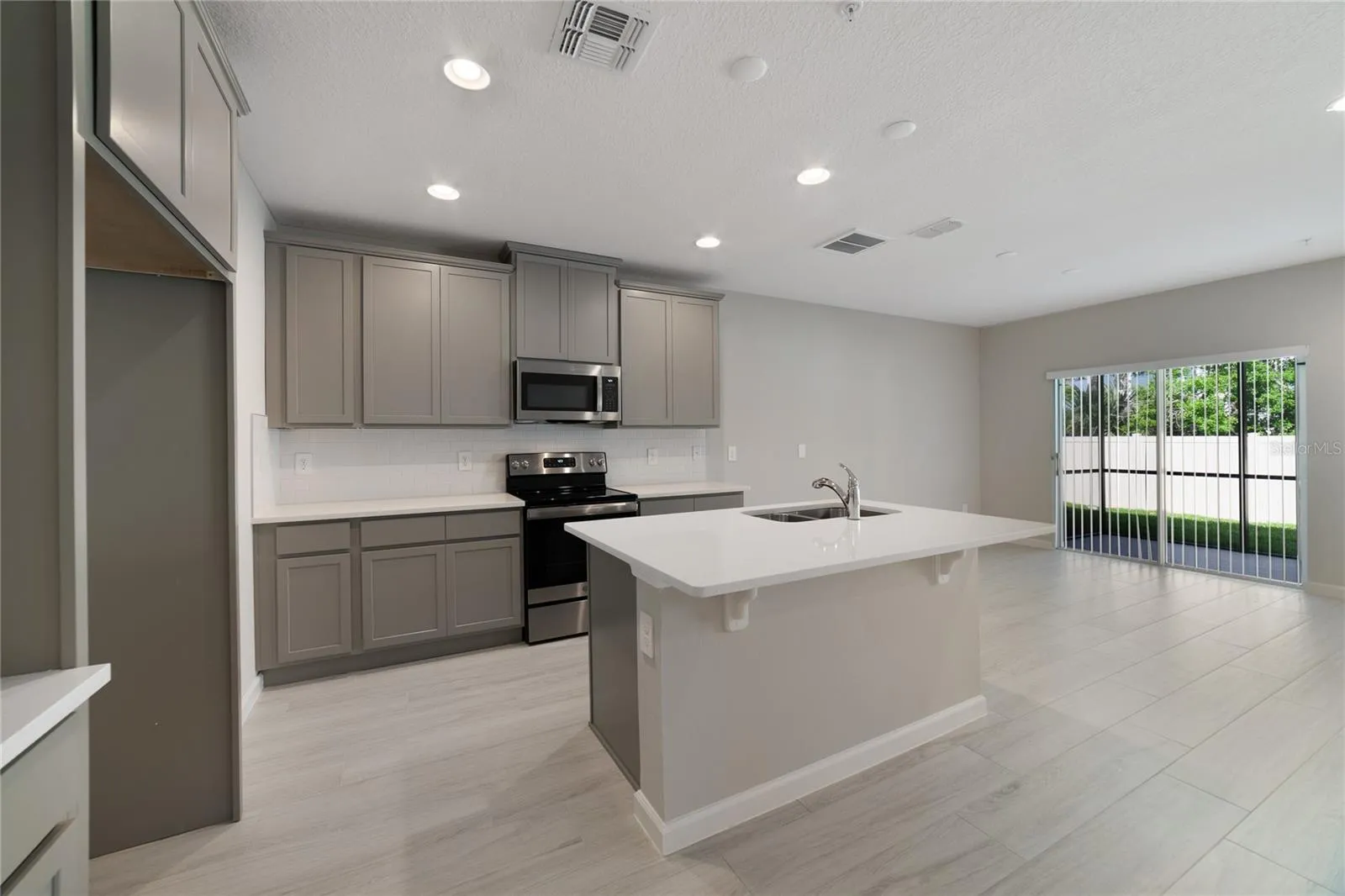 kitchen living room dining room