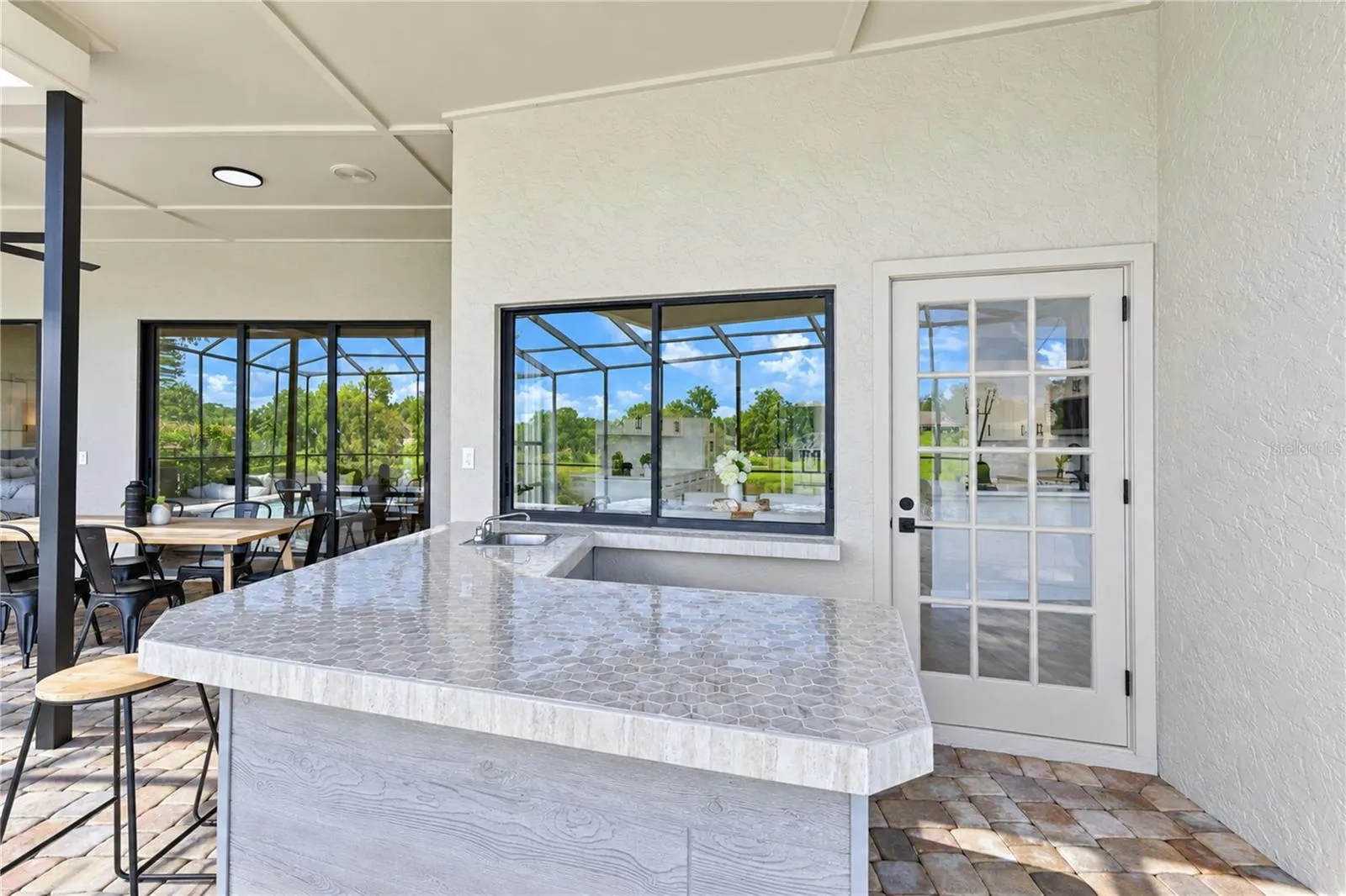 Outdoor Kitchen Bar Seating