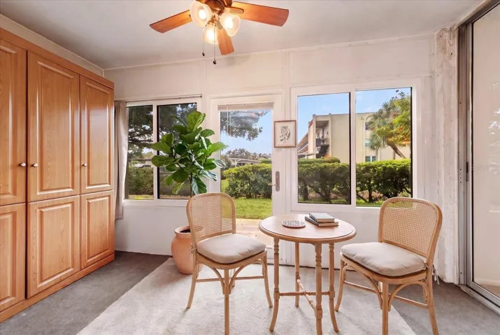 BEAUTIFUL FLORIDA ROOM