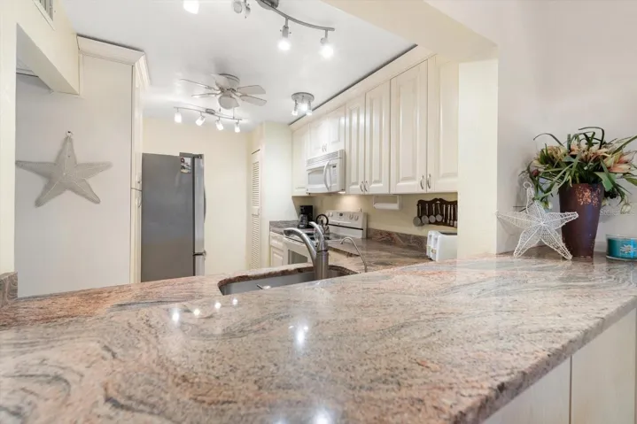 GREAT KITCHEN