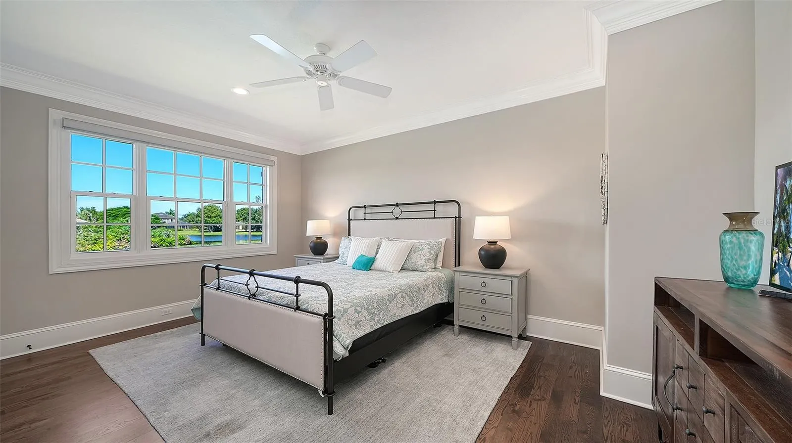 Downstairs Guest ensuite (bedroom 4)