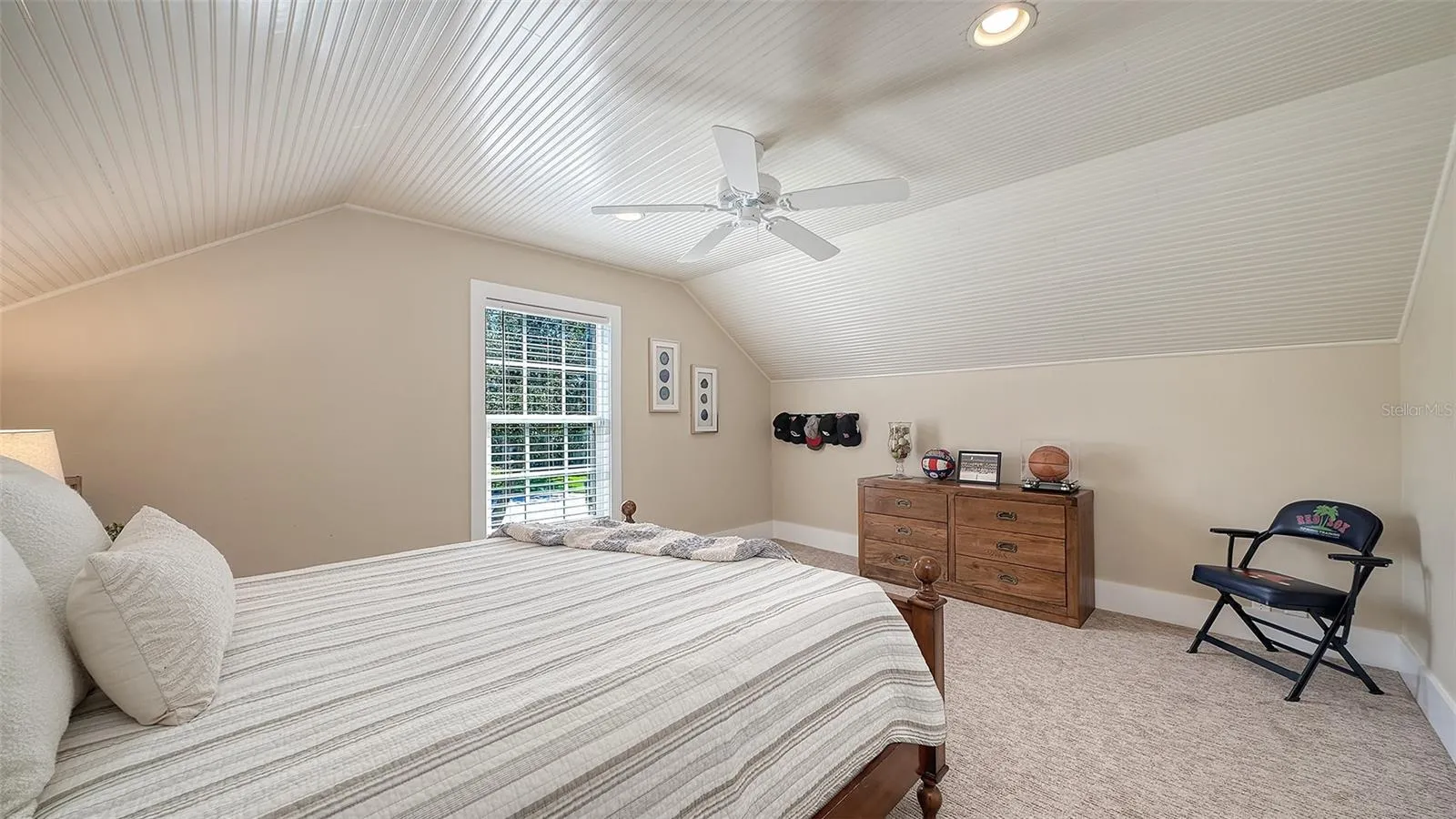 Upstairs - 6th bedroom