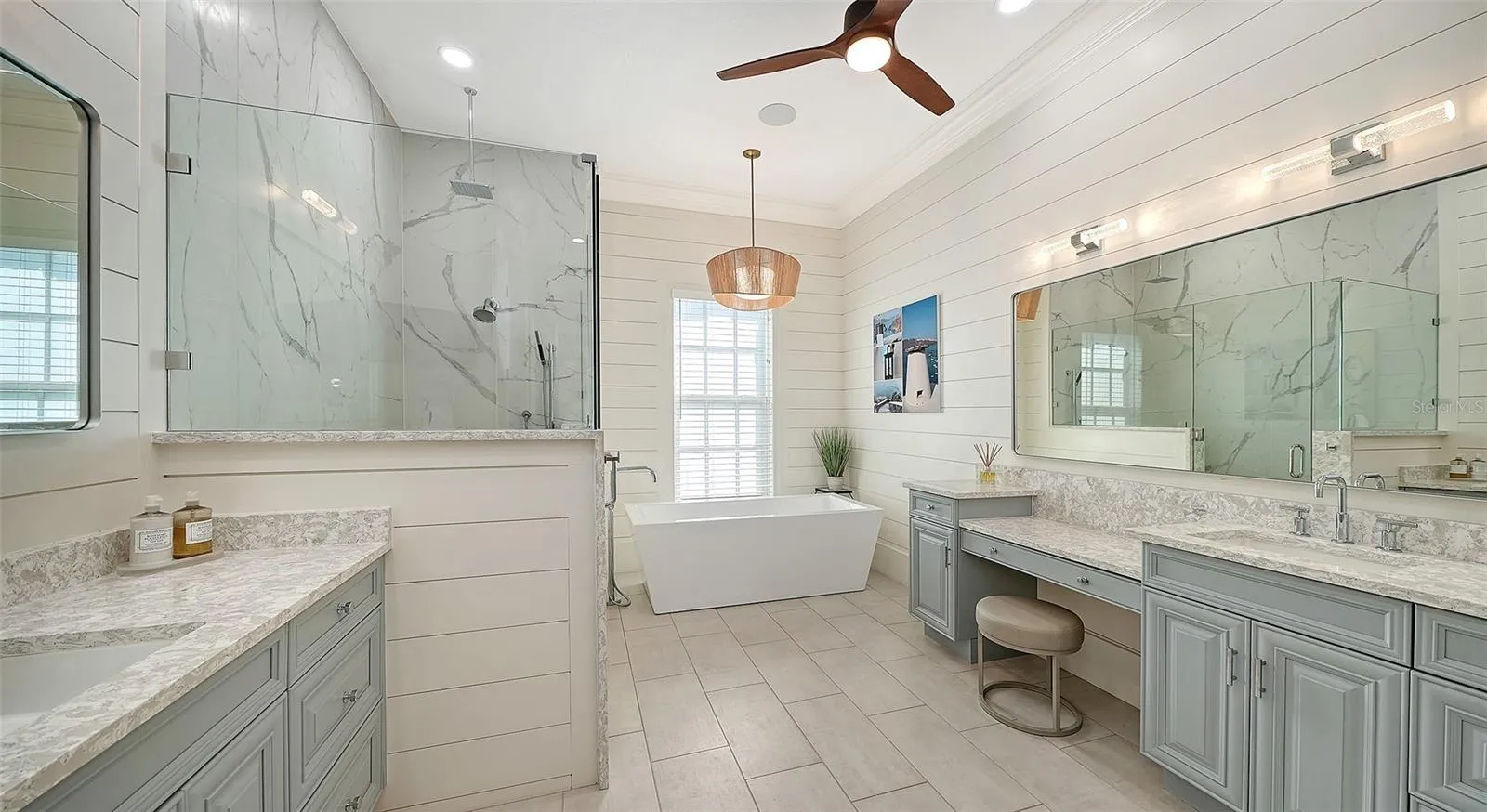 Owner's suite bath