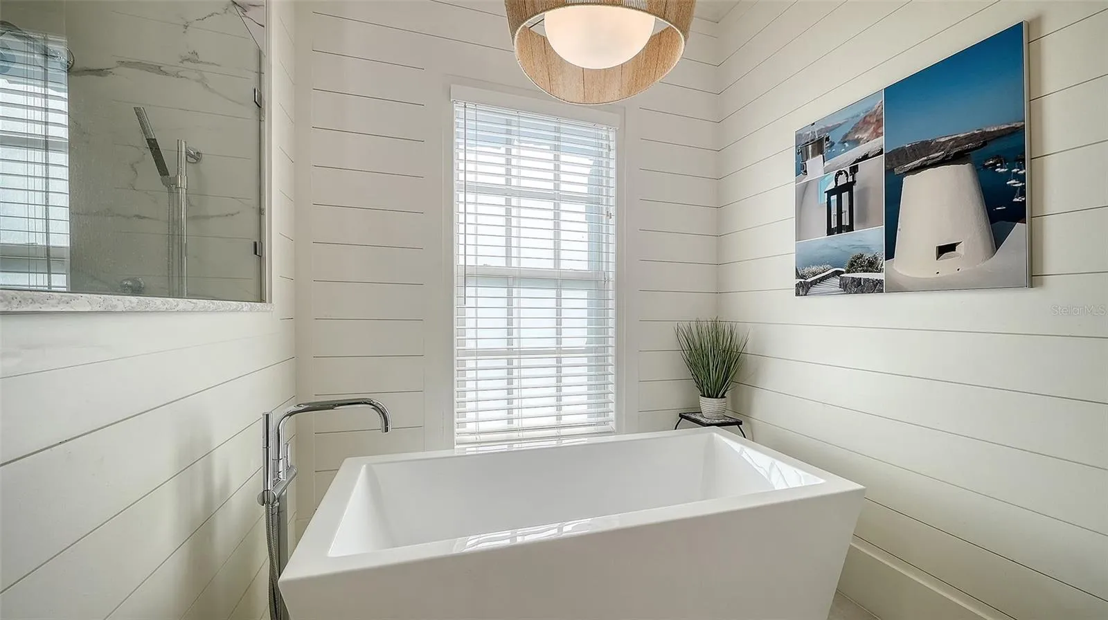 Owner's suite bath
