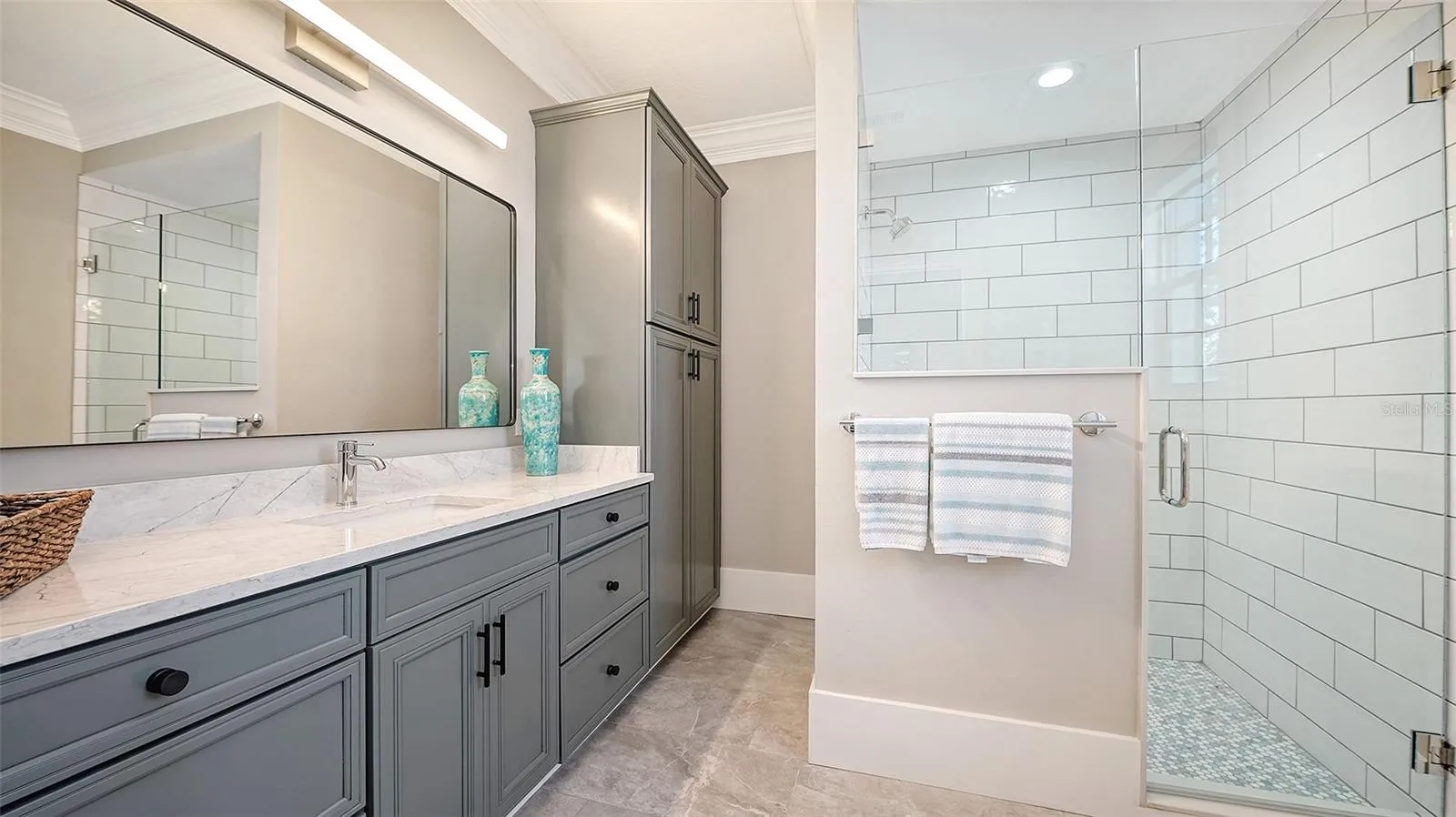 Downstairs Guest ensuite bath