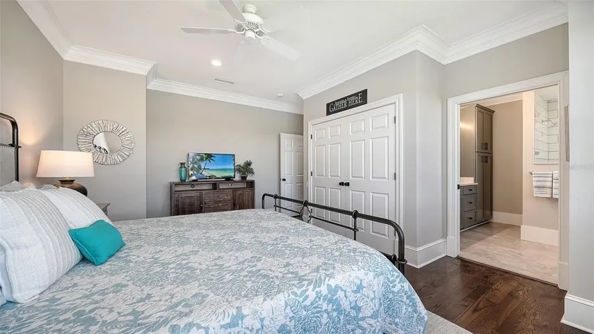 Downstairs Guest ensuite (bedroom 4)