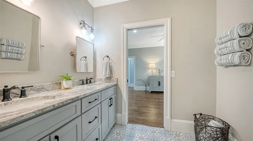 Jack and Jill bath between bedrooms 2 &amp; 3