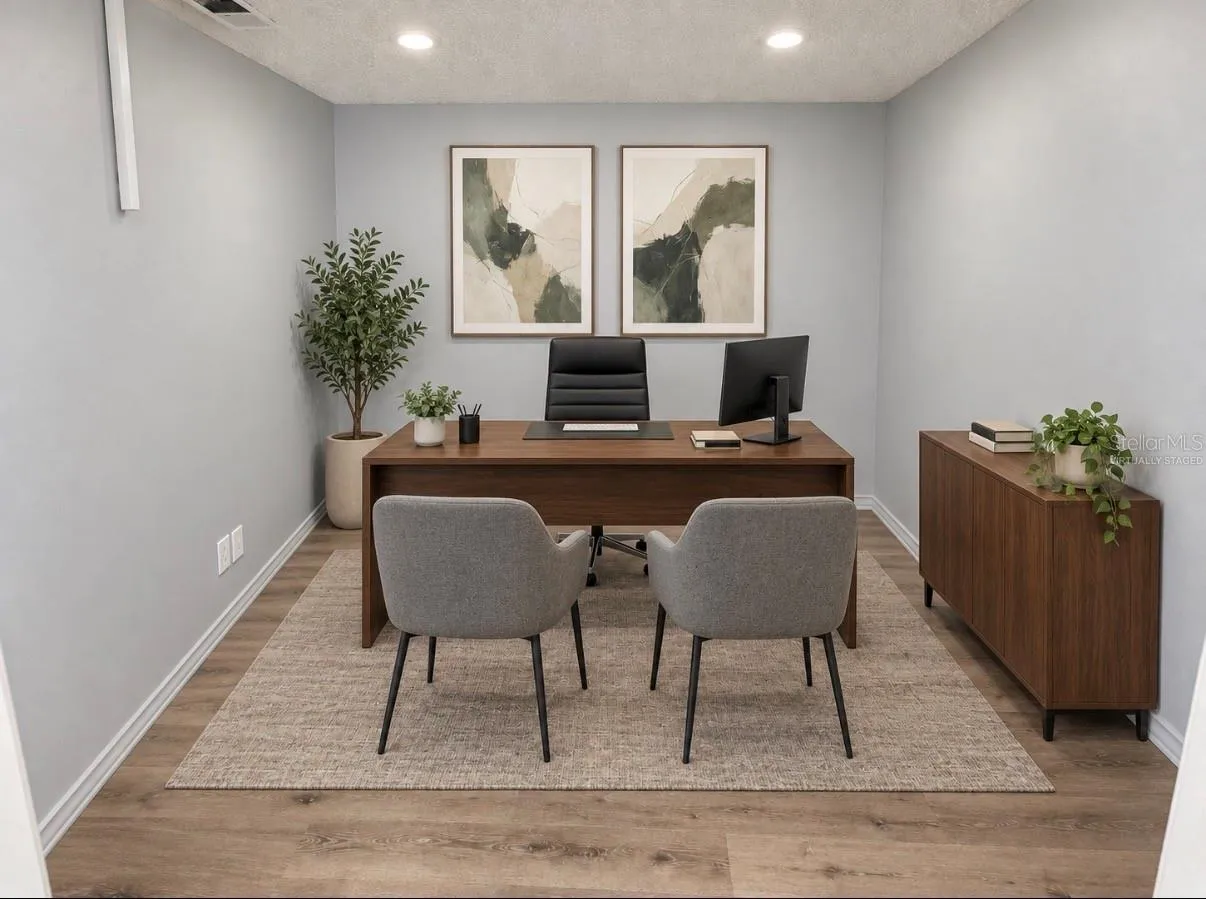 Virtually Staged-Office 2 (9.8x9.8)
