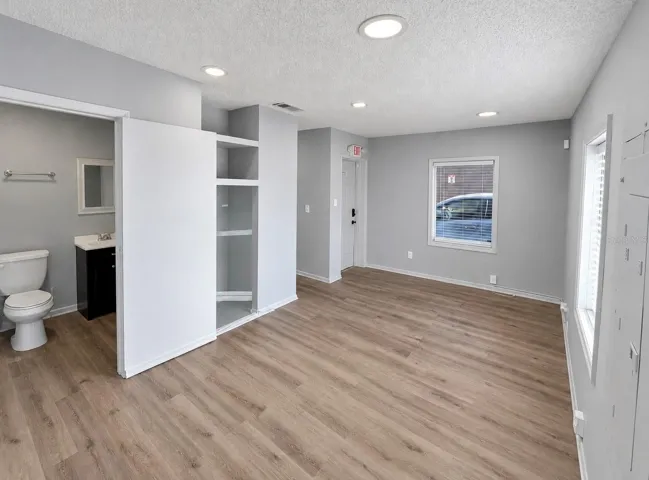Office 1 with its own bathroom.