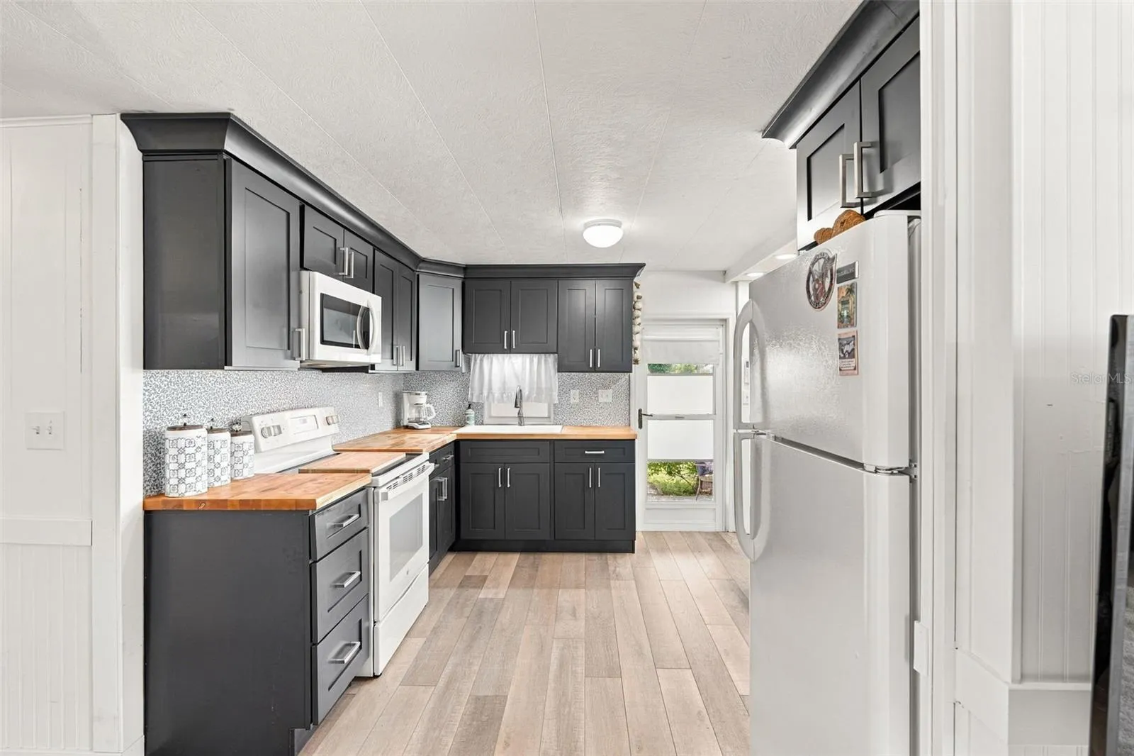 Soft close cabinetry!