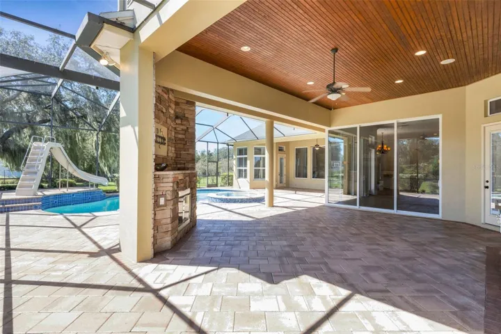 And don't forget to check out the wood accents to the ceilings in this area.