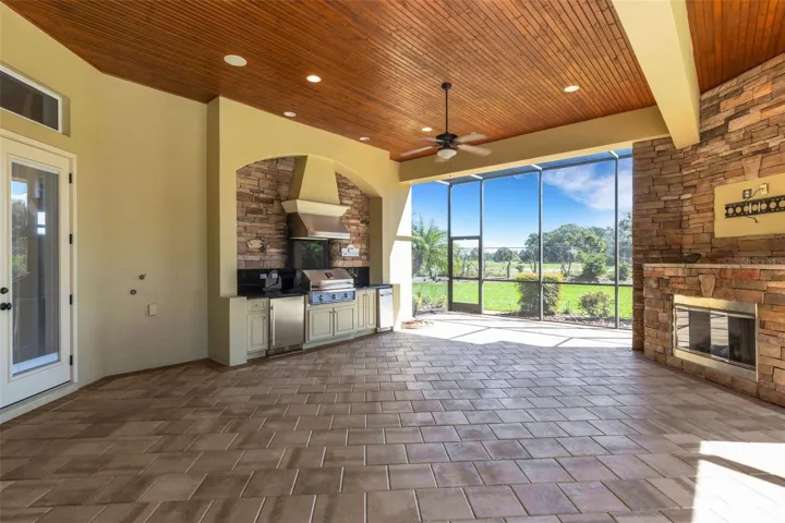 Now let's introduce you to the outdoor living spaces!