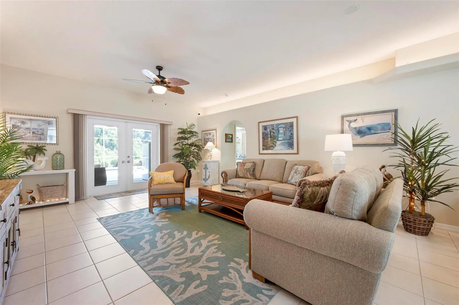 Uplighting in living space