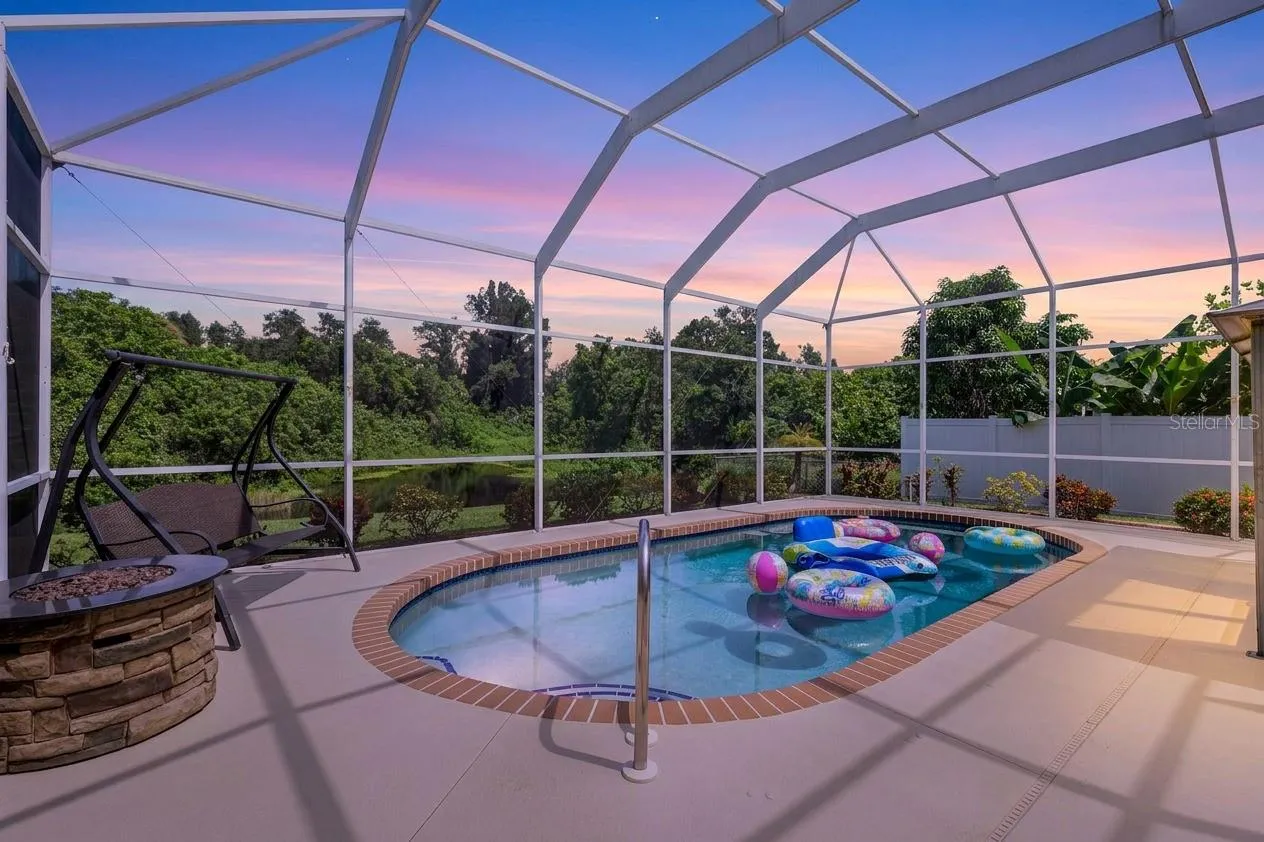Pool View with no rear neighbors