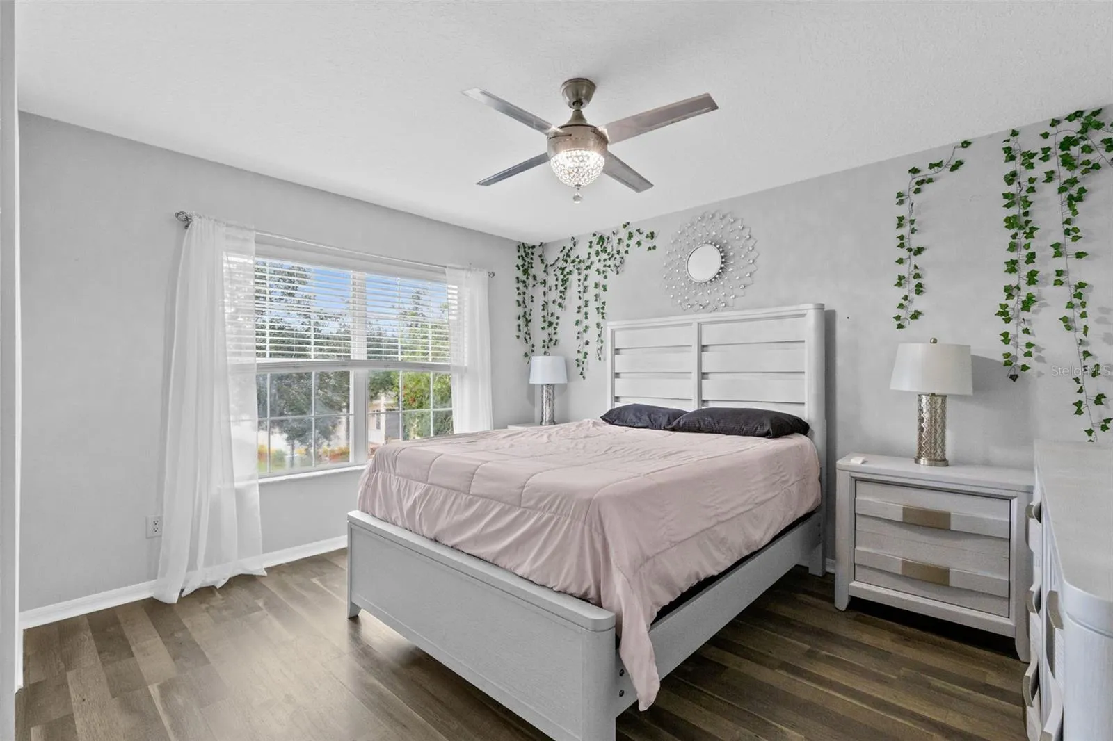 Guest bedroom