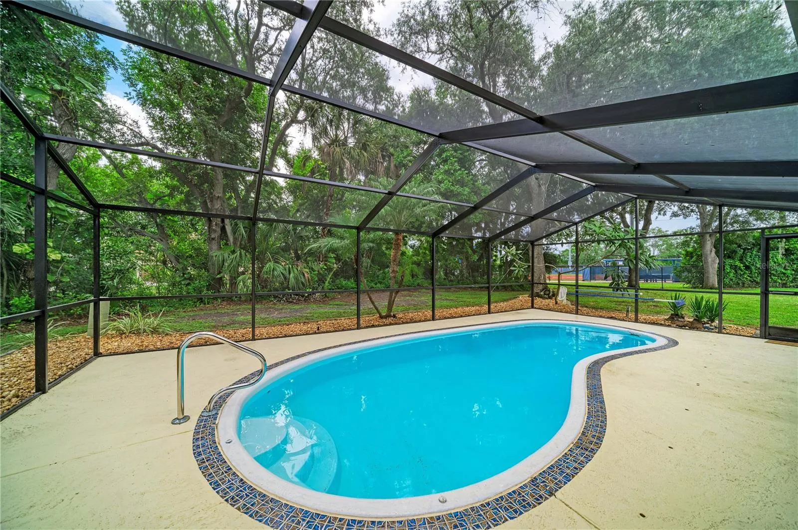 Caged Pool 03