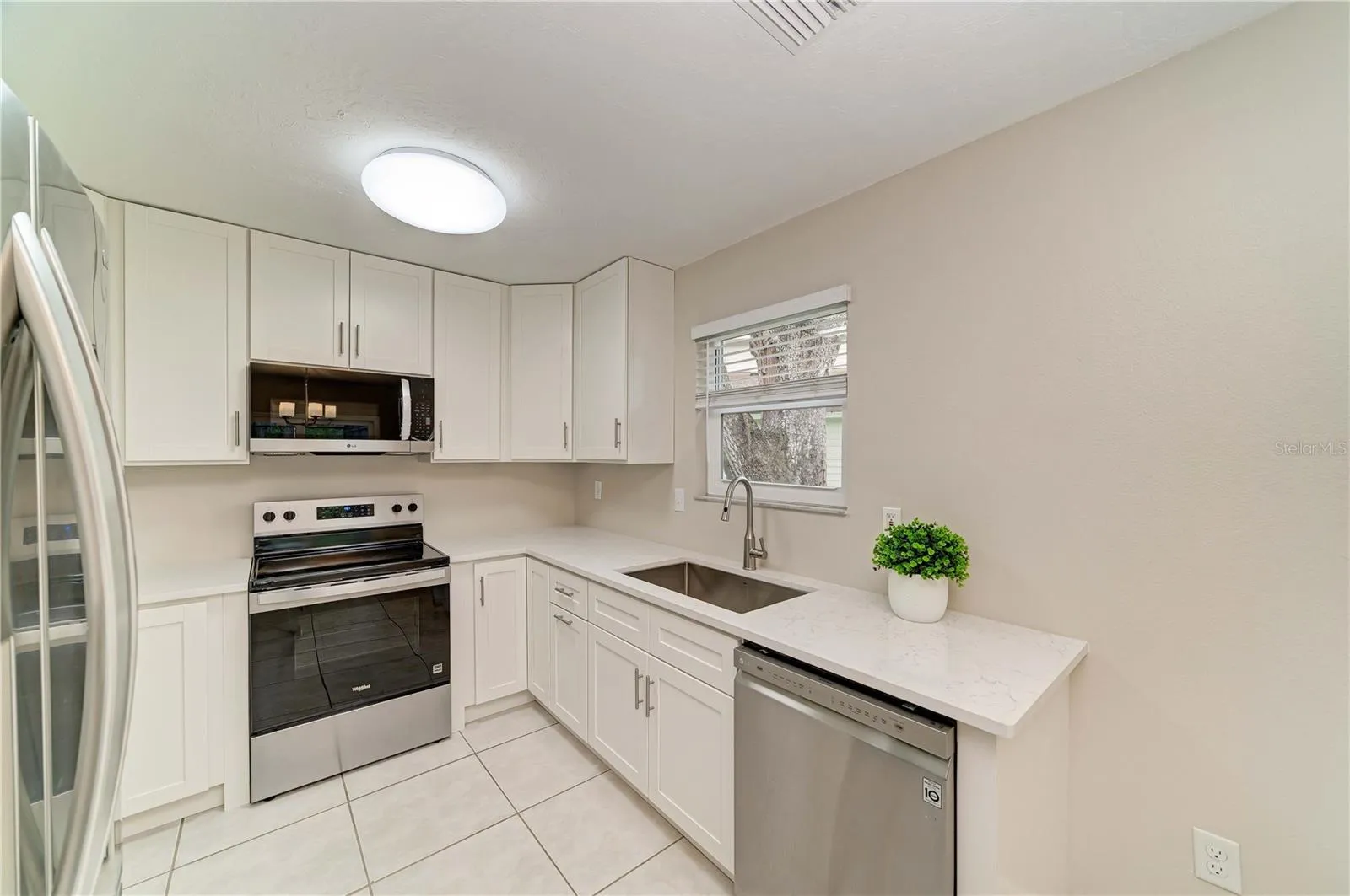 Kitchen 02