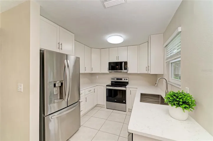 Kitchen 01