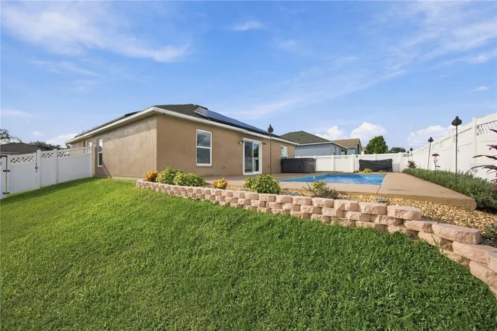 Side Yard/Back Yard View