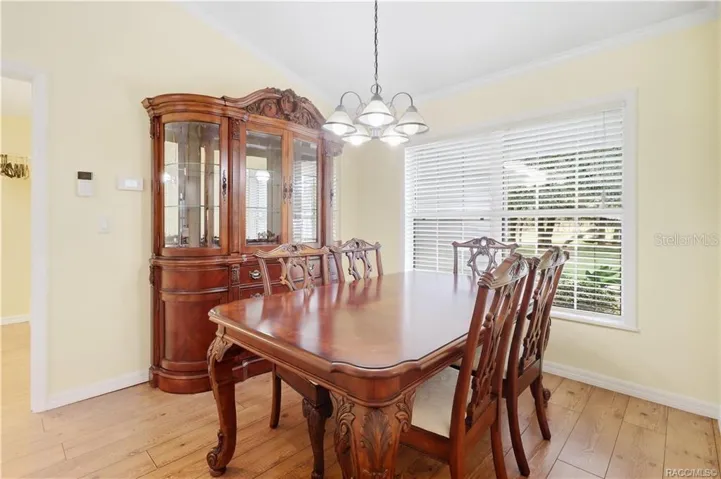 Dining Room-Bright &amp; Light