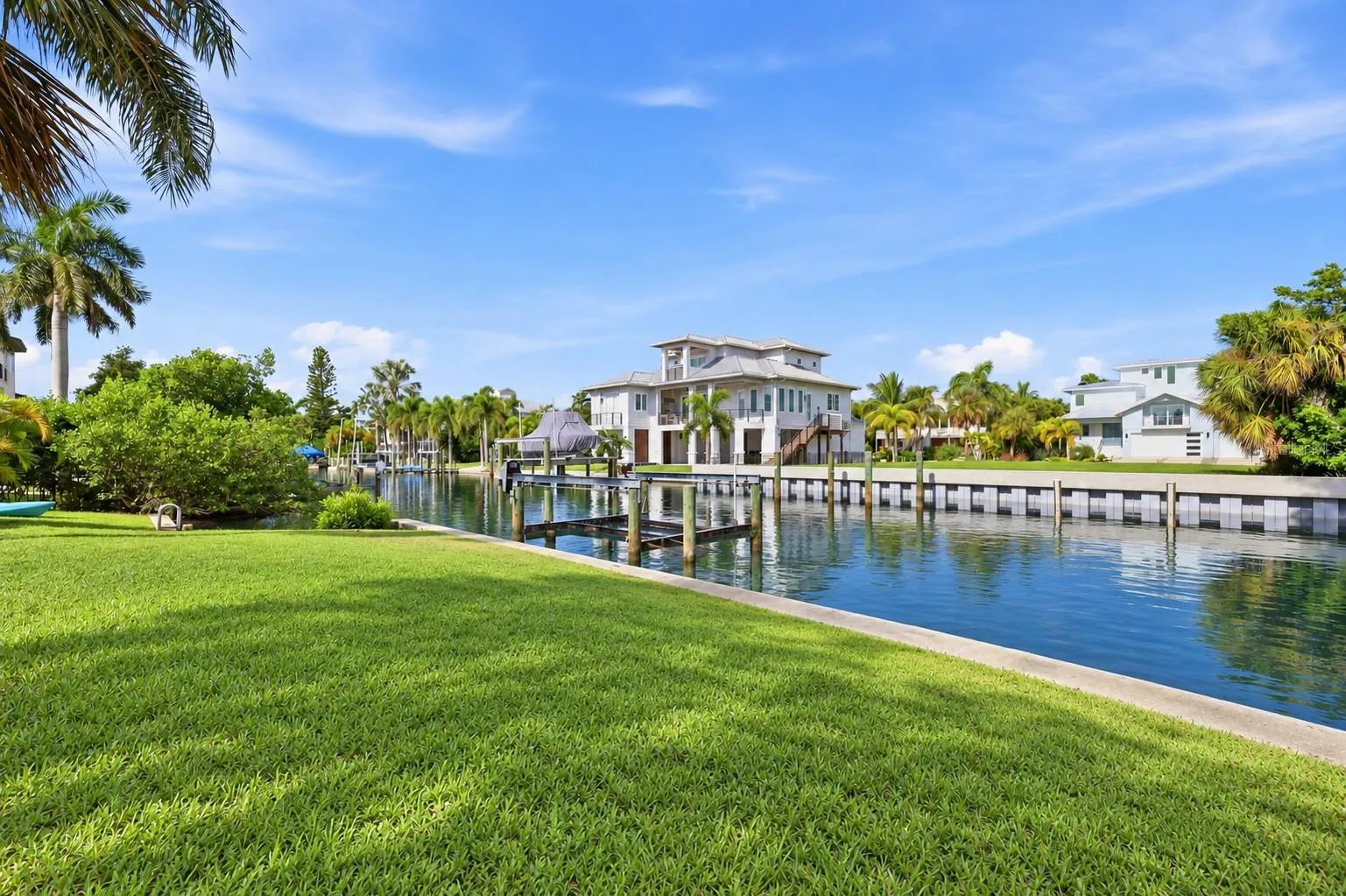 Private Canal Front.