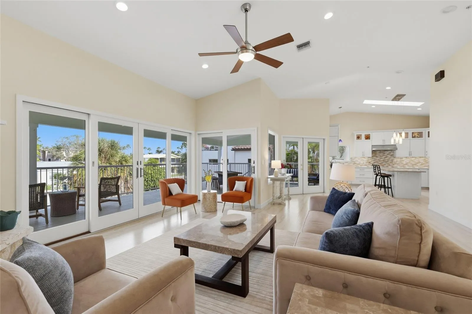 Views of Expansive Lanai.
