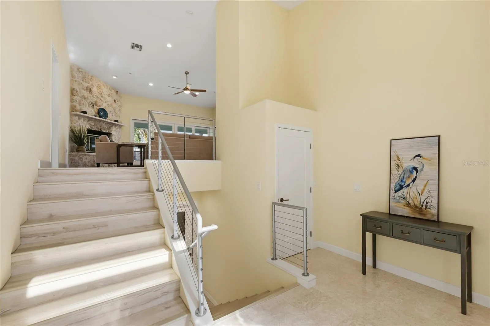 Foyer.  Soaring Ceillings.