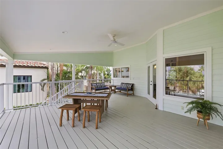 Huge Lanai with Dining and Seating.