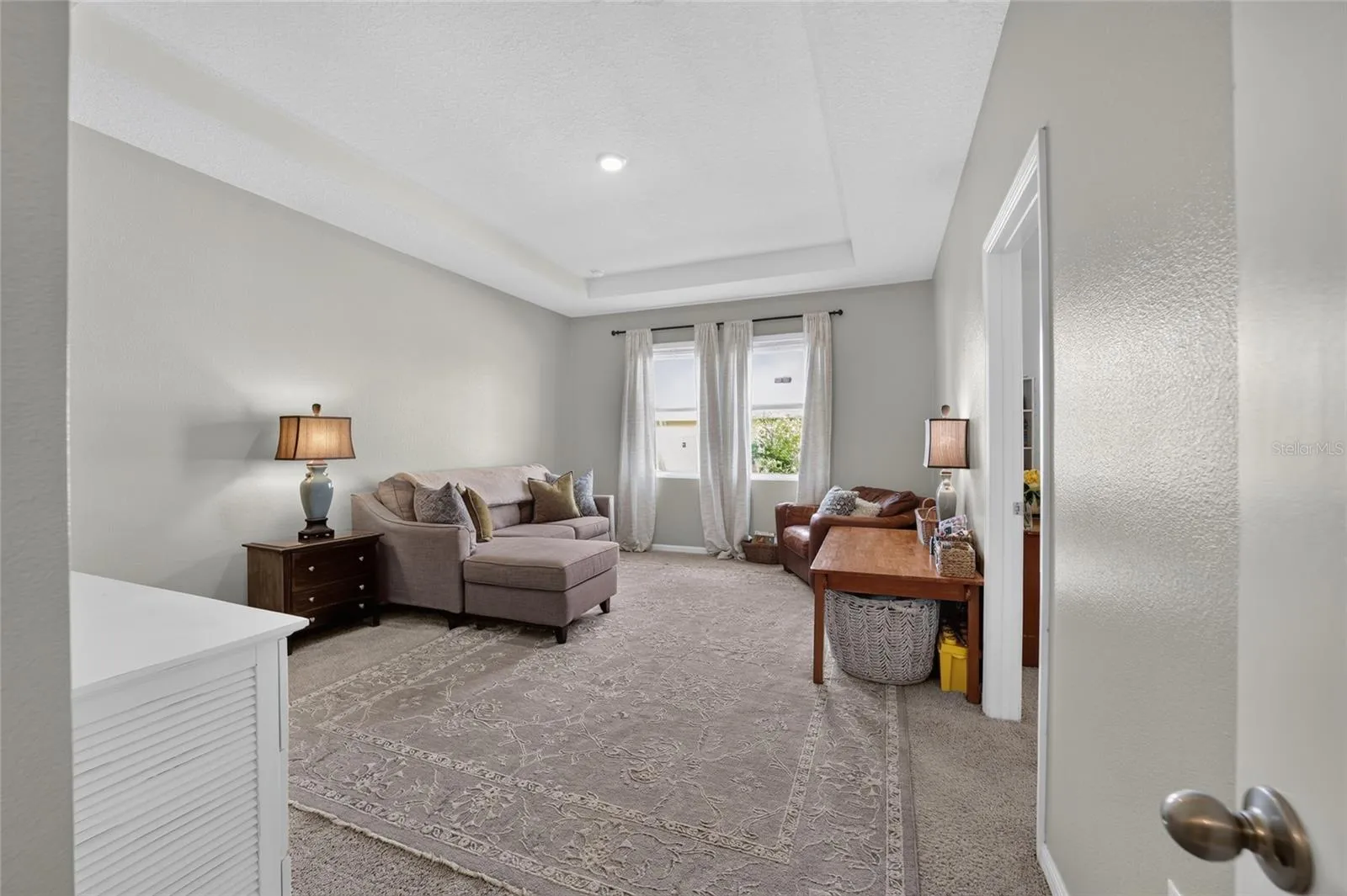 extra living space by en suite bedroom and bath